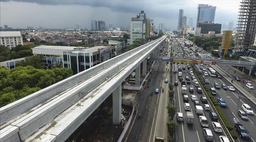 Hiperbola Membanggakan Infrastruktur